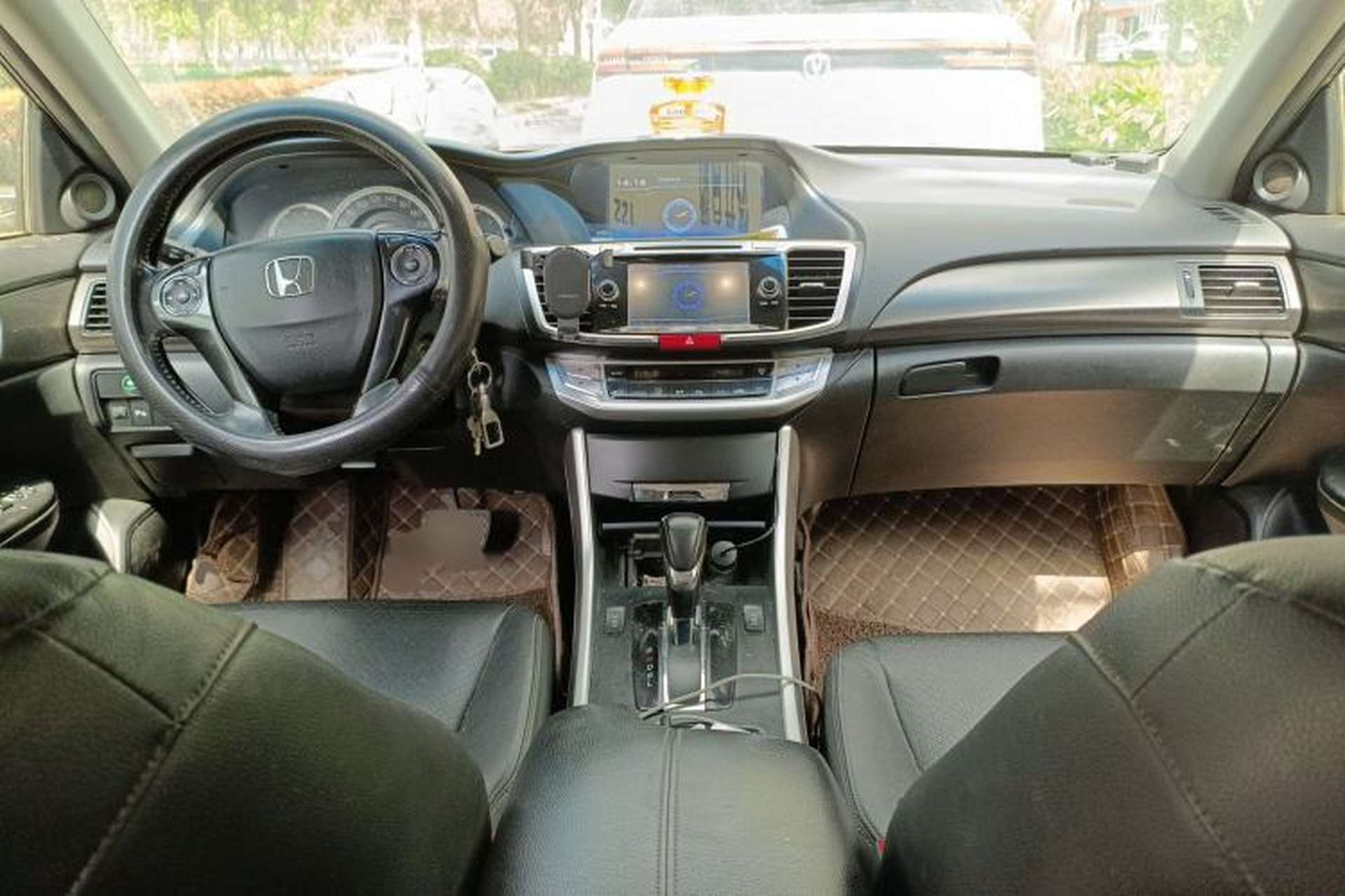 Used Honda Accord 2014 2.0L EX Luxury Edition Center Console
