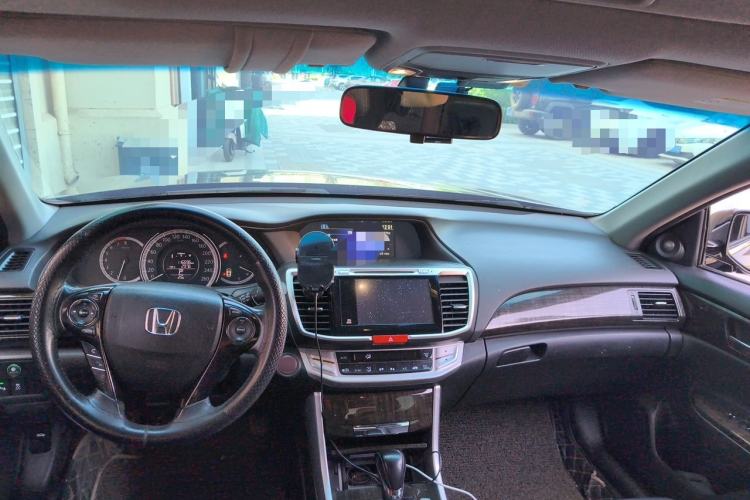 Used Honda Accord 2014 2.4L EX Luxury Edition Center Console