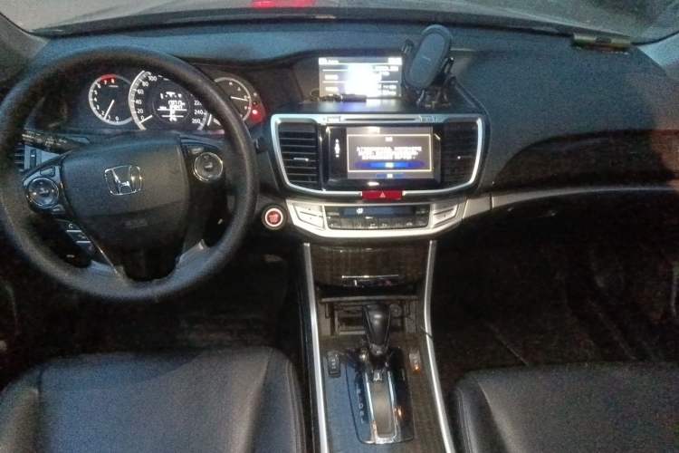 Used Honda Accord 2014 2.4L EX Luxury Edition Center Console