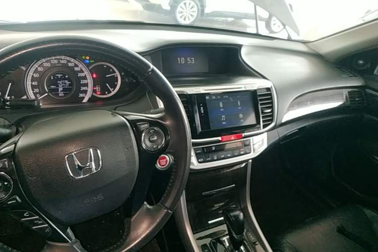 Used Honda Accord 2014 2.4L EX Luxury Edition Center Console
