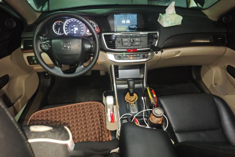 Used Honda Accord 2014 2.0L LX Comfort Edition Center Console