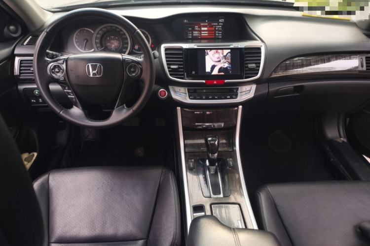 Used Honda Accord 2014 2.4L EX Luxury Edition Center Console