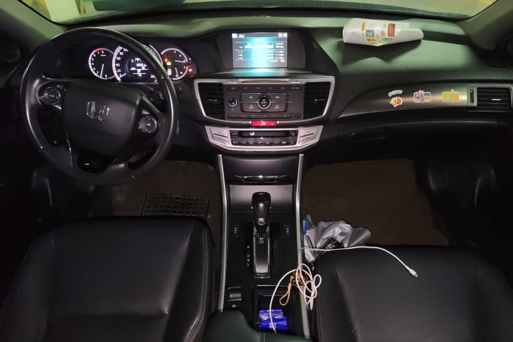 Used Honda Accord 2014 2.0L EX Luxury Edition Center Console