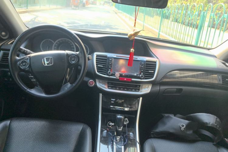 Used Honda Accord 2014 2.4L EXN Luxury Navigation Edition Center Console
