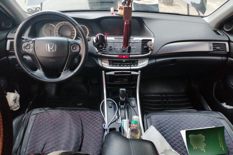 Used Honda Accord 2014 2.0L EX Luxury Edition Center Console