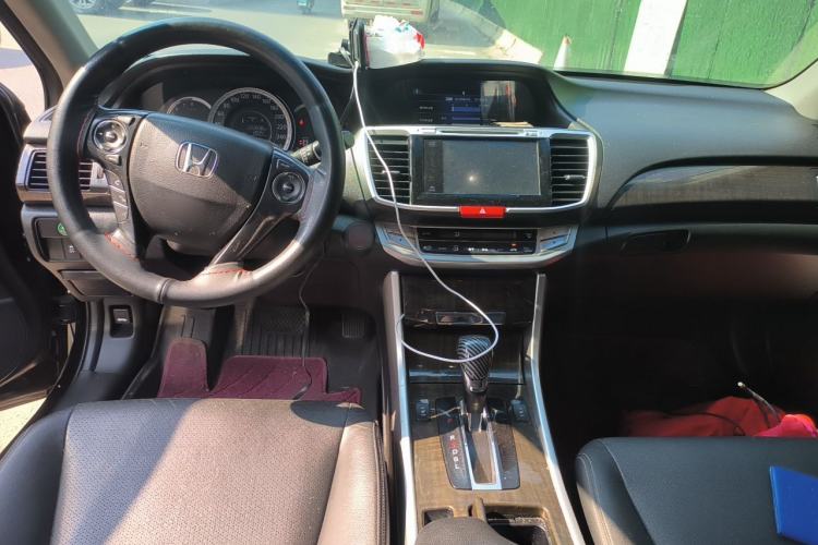Used Honda Accord 2014 2.4L EX Luxury Edition Center Console