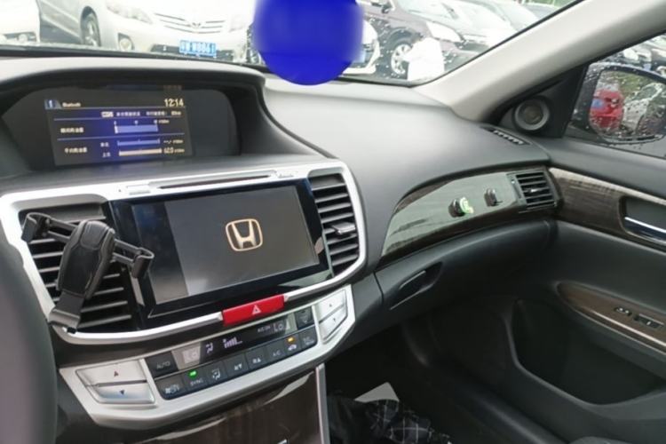 Used Honda Accord 2014 2.4L LX Comfort Edition Center Console