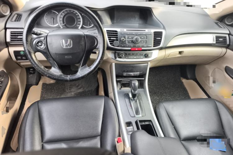 Used Honda Accord 2014 2.0L LX Comfort Edition Center Console