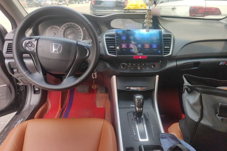 Used Honda Accord 2014 2.0L LX Comfort Edition Center Console