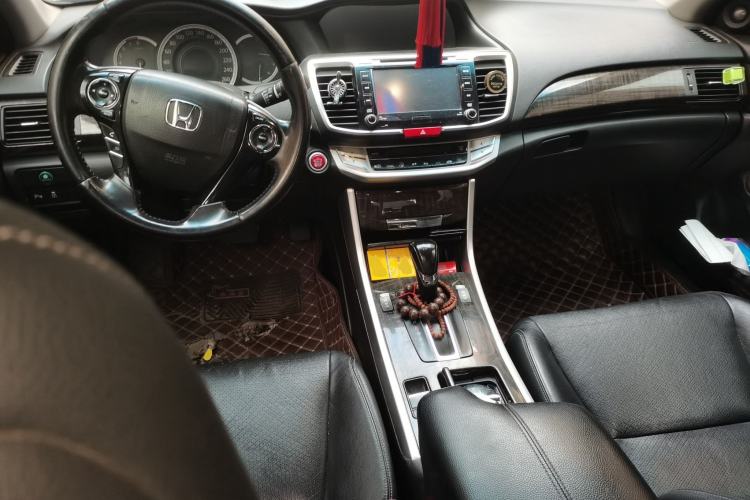 Used Honda Accord 2014 2.4L EXN Luxury Navigation Edition Center Console