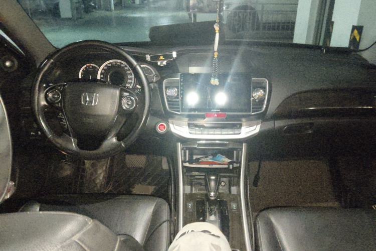 Used Honda Accord 2014 2.4L EX Luxury Edition Center Console