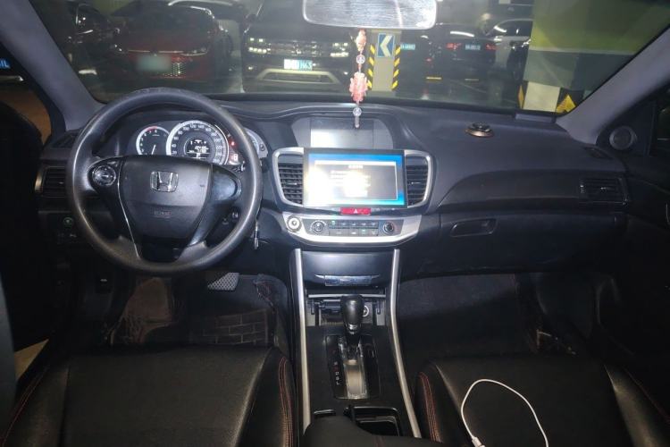 Used Honda Accord 2014 2.0L LX Comfort Edition Center Console