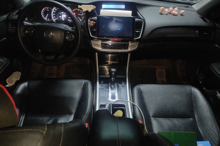 Used Honda Accord 2014 2.0L EX Luxury Edition Center Console