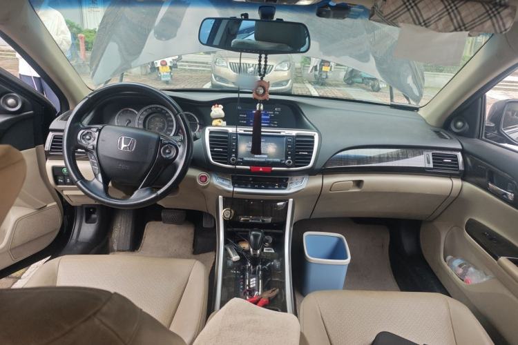 Used Honda Accord 2014 2.4L EX Luxury Edition Center Console
