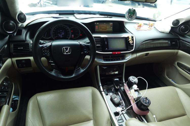 Used Honda Accord 2014 2.4L EX Luxury Edition Center Console