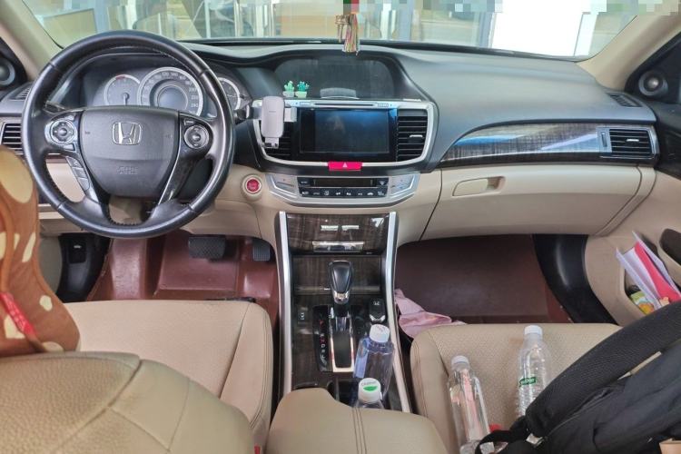 Used Honda Accord 2014 2.4L EX Luxury Edition Center Console
