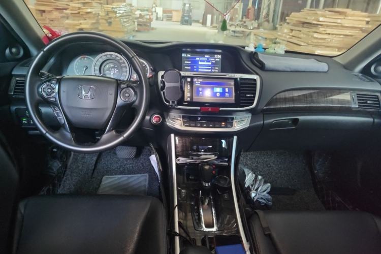 Used Honda Accord 2014 2.4L EX Luxury Edition Center Console