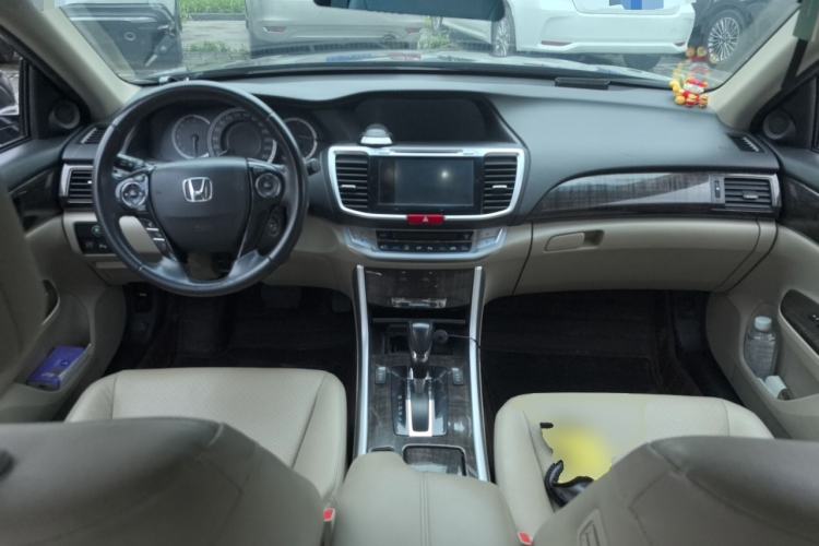 Used Honda Accord 2014 2.4L LX Comfort Edition Center Console