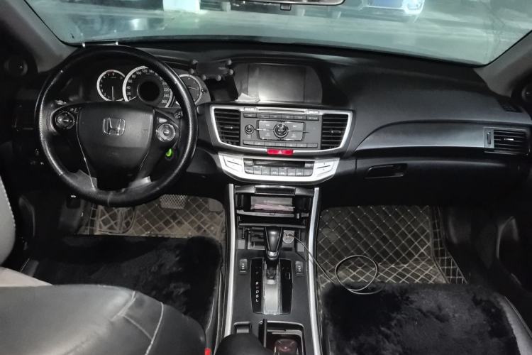 Used Honda Accord 2014 2.0L EX Luxury Edition Center Console