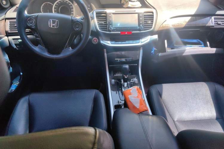 Used Honda Accord 2014 2.4L EX Luxury Edition Center Console