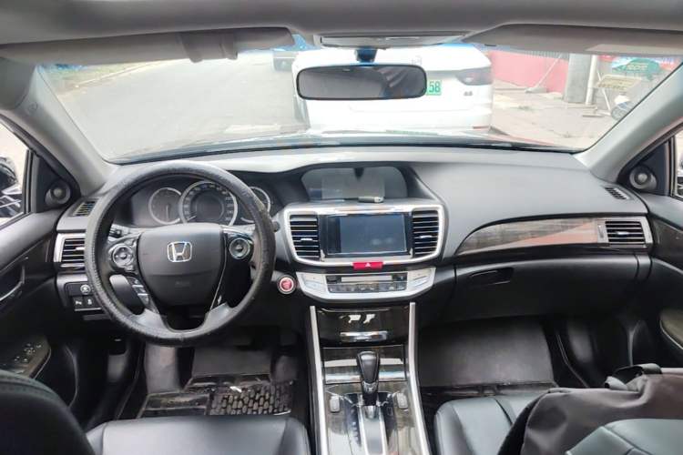 Used Honda Accord 2014 2.4L EX Luxury Edition Center Console