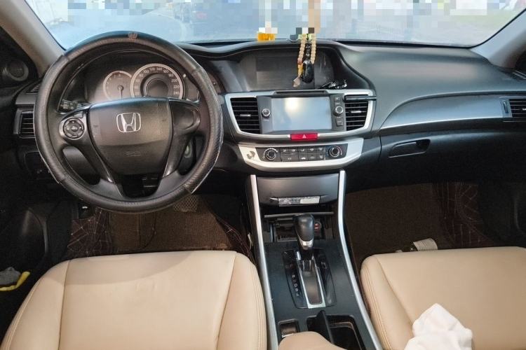 Used Honda Accord 2014 2.0L LX Comfort Edition Center Console