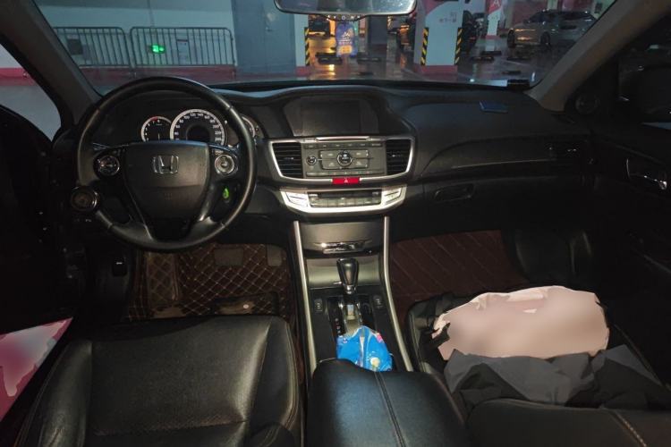 Used Honda Accord 2014 2.0L EX Luxury Edition Center Console