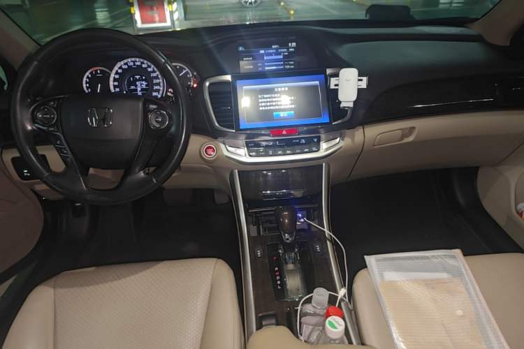 Used Honda Accord 2014 2.4L EX Luxury Edition Center Console