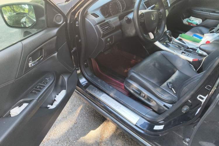 Used Honda Accord 2014 2.0L EXN Luxury Navigation Edition Driver Seat