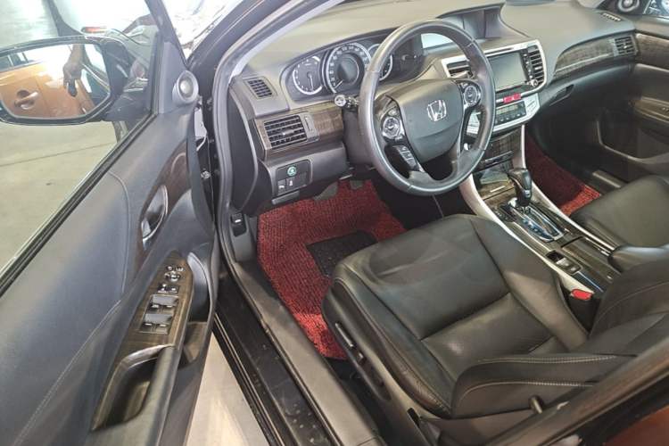Used Honda Accord 2014 2.4L EXN Luxury Navigation Edition Driver Seat