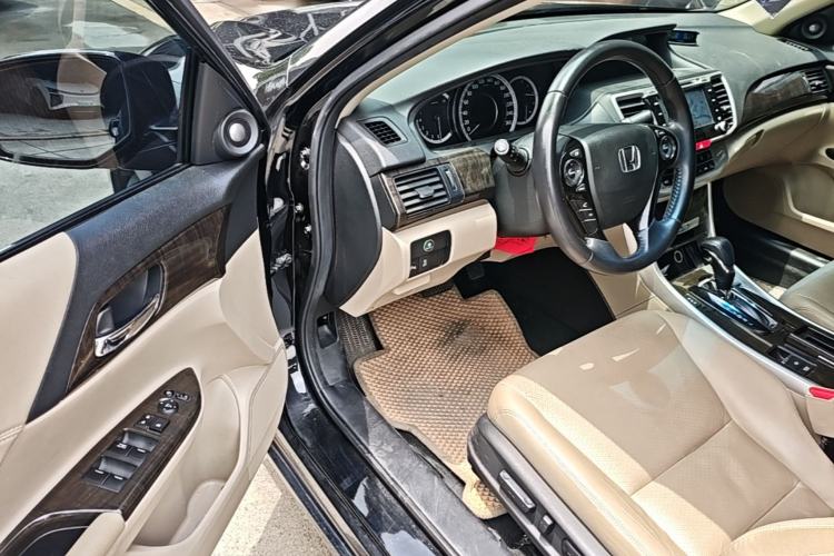 Used Honda Accord 2014 2.4L EXN Luxury Navigation Edition Driver Seat