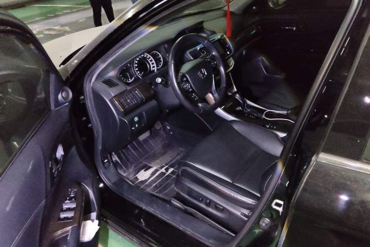 Used Honda Accord 2014 2.4L EXN Luxury Navigation Edition Driver Seat