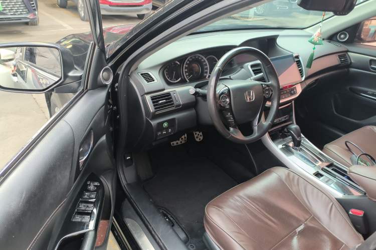 Used Honda Accord 2014 2.0L LX Comfort Edition Driver Seat
