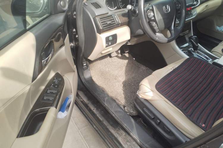 Used Honda Accord 2014 2.4L EXN Luxury Navigation Edition Driver Seat