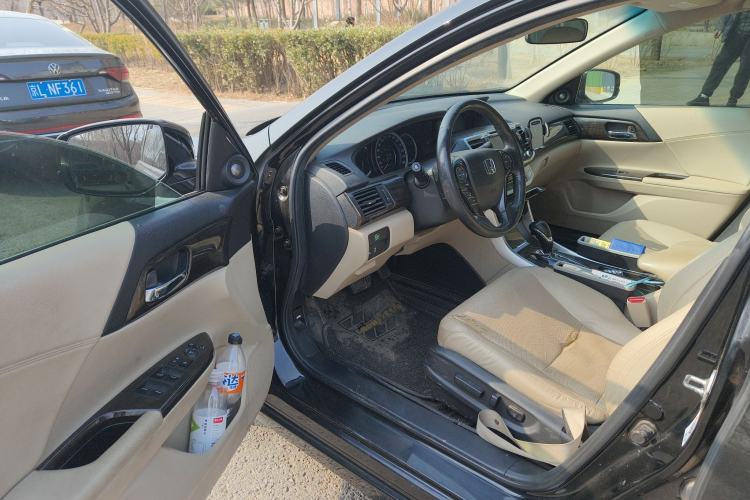 Used Honda Accord 2014 2.4L EXN Luxury Navigation Edition Driver Seat
