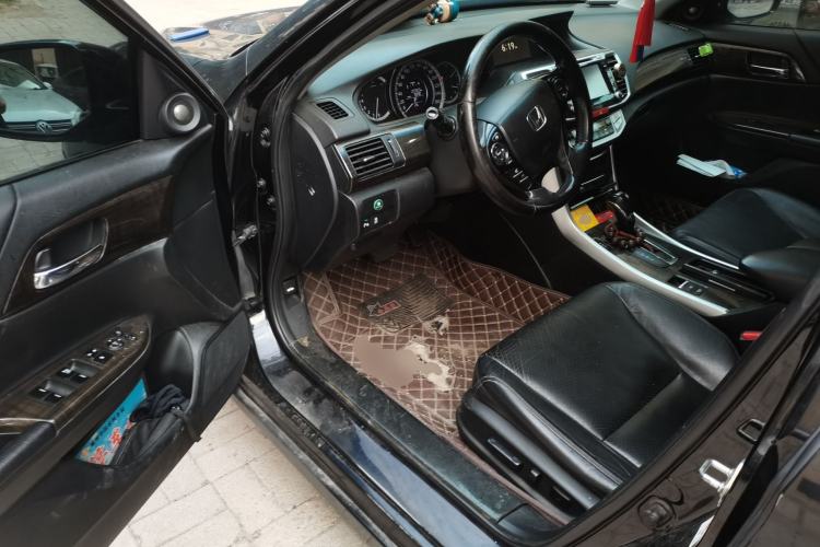 Used Honda Accord 2014 2.4L EXN Luxury Navigation Edition Driver Seat