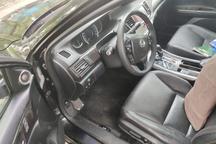 Used Honda Accord 2014 3.0L VTI Prestige Edition Driver Seat