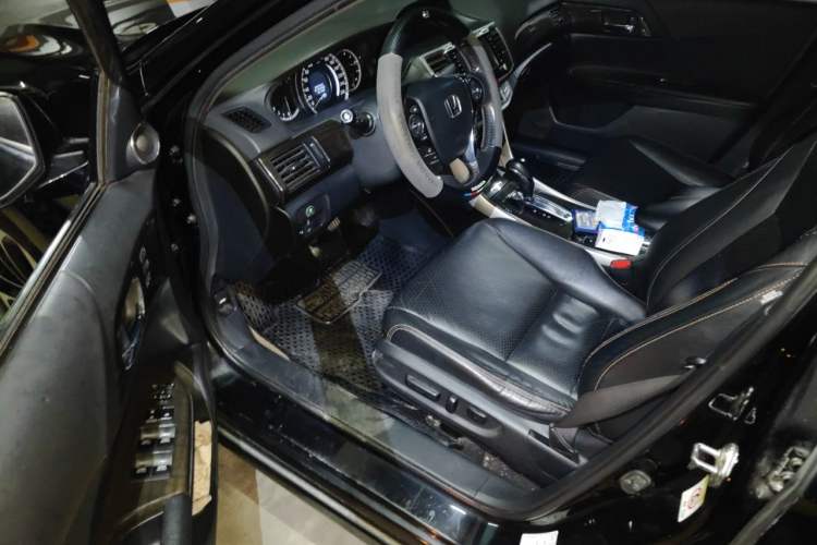 Used Honda Accord 2014 3.0L EXLN Flagship Edition Driver Seat