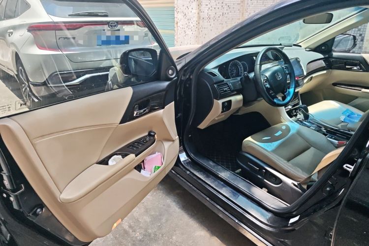 Used Honda Accord 2014 2.4L EXN Luxury Navigation Edition Driver Seat