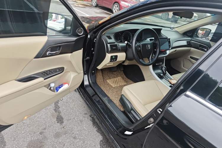 Used Honda Accord 2014 2.0L LX Comfort Edition Driver Seat
