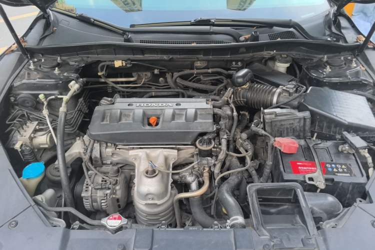 Used Honda Accord 2014 2.0L LX Comfort Edition Engine Bay