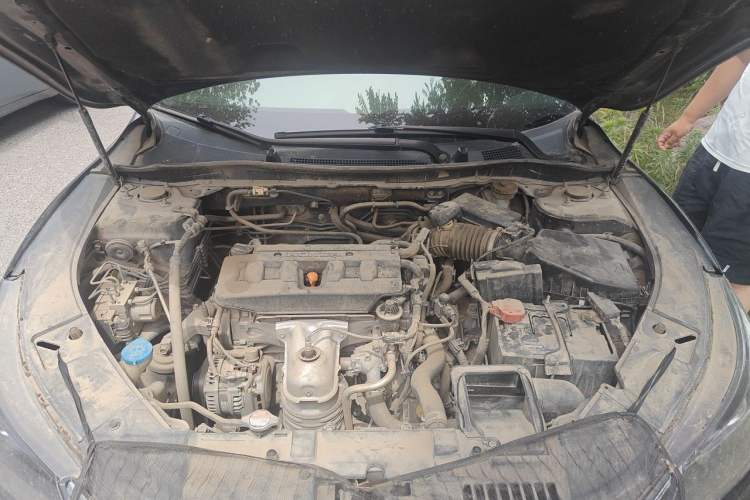 Used Honda Accord 2014 2.0L EX Luxury Edition Engine Bay