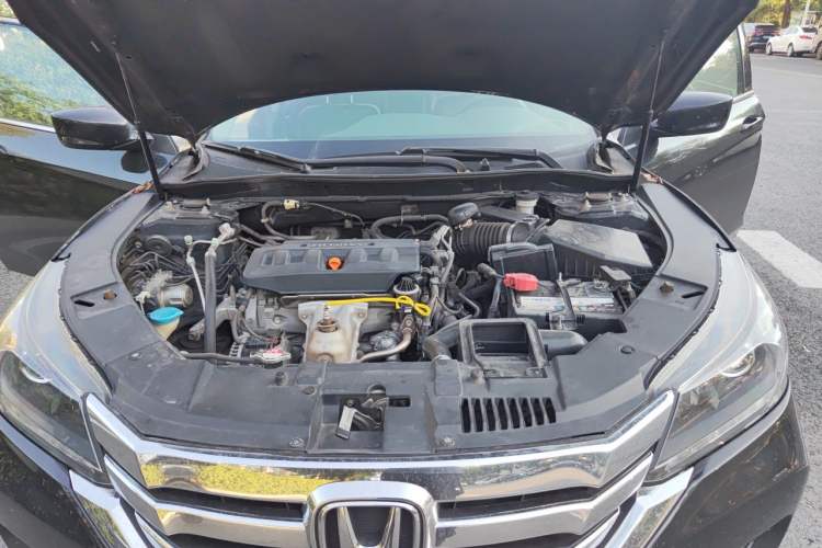 Used Honda Accord 2014 2.0L LX Comfort Edition Engine Bay