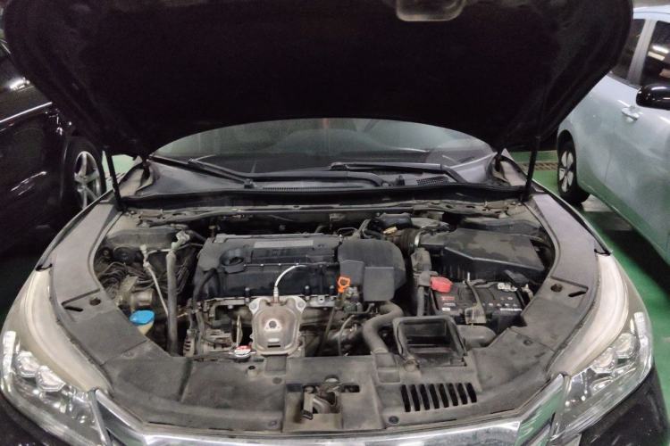 Used Honda Accord 2014 2.4L EXN Luxury Navigation Edition Engine Bay