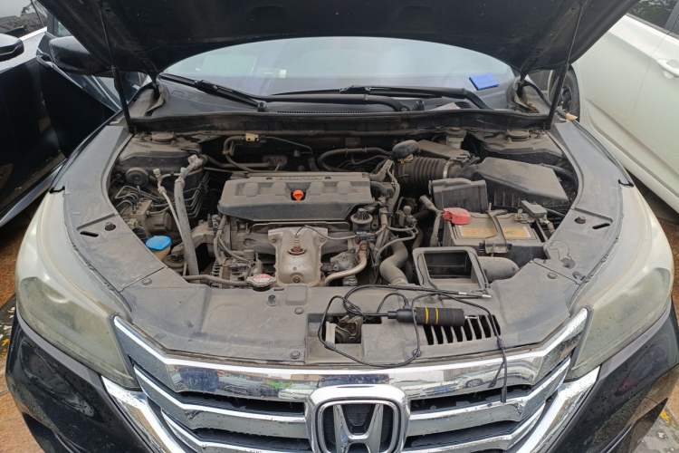 Used Honda Accord 2014 2.0L LX Comfort Edition Engine Bay