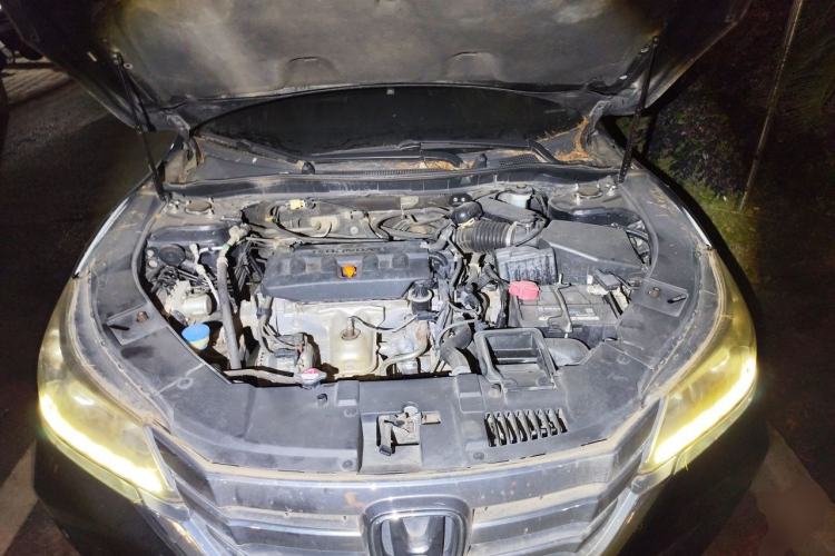 Used Honda Accord 2014 2.0L LX Comfort Edition Engine Bay