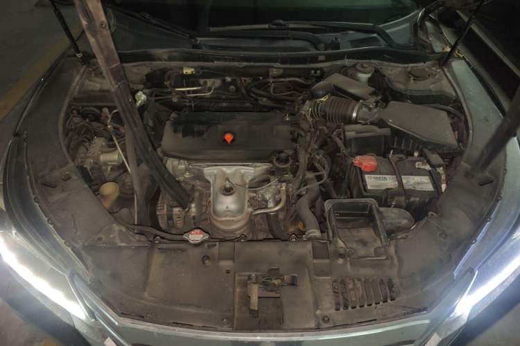 Used Honda Accord 2014 2.0L LX Comfort Edition Engine Bay