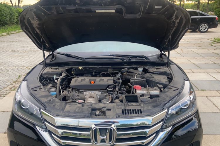 Used Honda Accord 2014 2.0L LX Comfort Edition Engine Bay