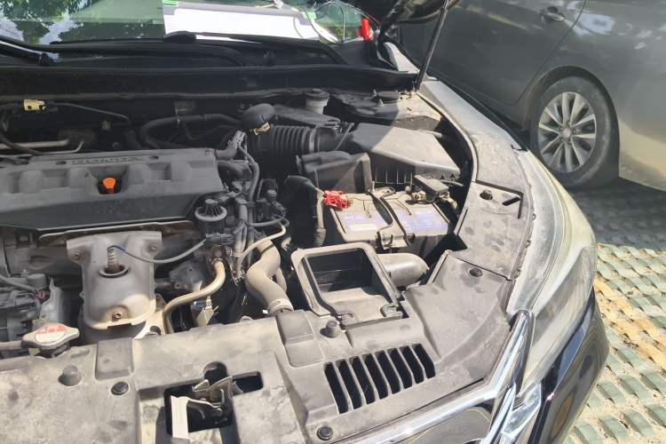 Used Honda Accord 2014 2.0L LX Comfort Edition Engine Bay Left