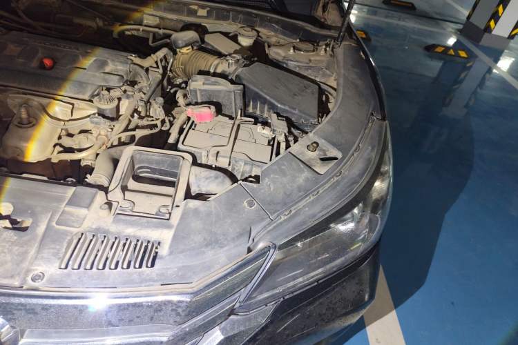 Used Honda Accord 2014 2.0L LX Comfort Edition Engine Bay Left